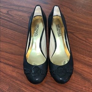 MK black heels